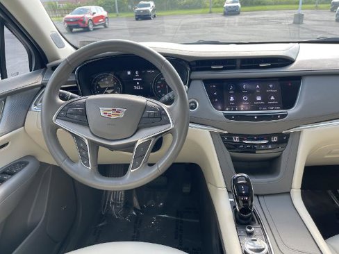 Used 2020 Cadillac XT5 Premium Luxury image 28