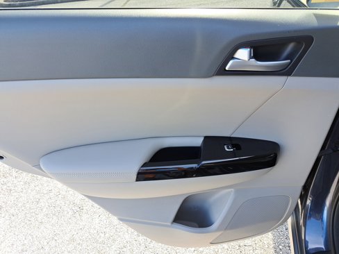 Used 2019 Kia Sportage SX image 9