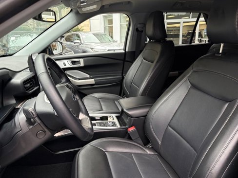 Used 2022 Ford Explorer Limited w/ Limited Technology Package image 15