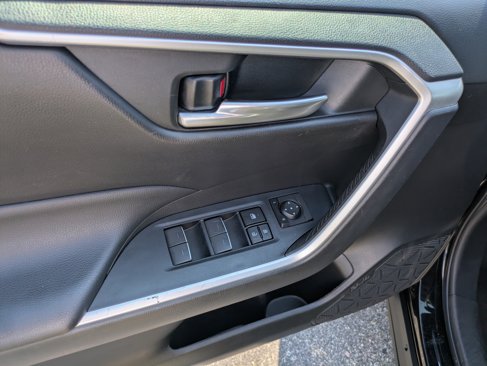 Used 2023 Toyota RAV4 XLE image 12