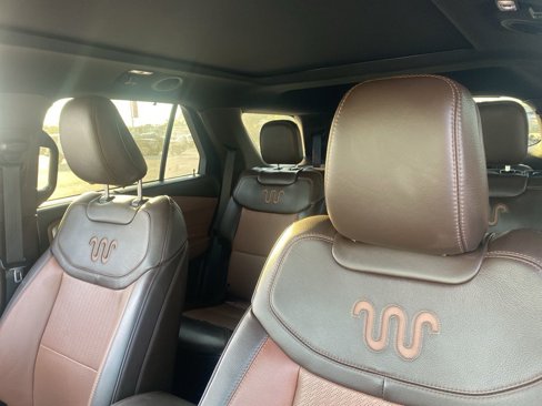 Used 2021 Ford Explorer King Ranch w/ Premium Technology Package image 31