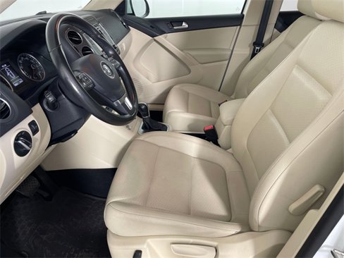 Used 2016 Volkswagen Tiguan S image 3