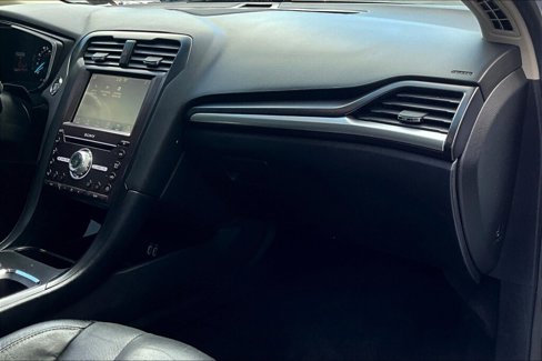 Used 2020 Ford Fusion Titanium image 11