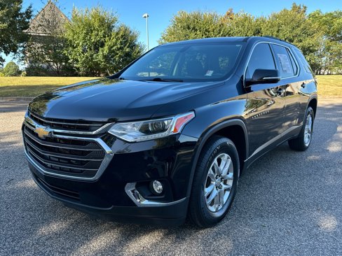 Used 2020 Chevrolet Traverse LT image 1