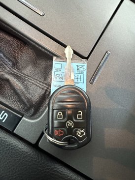 Used 2015 Ford Taurus SEL image 27
