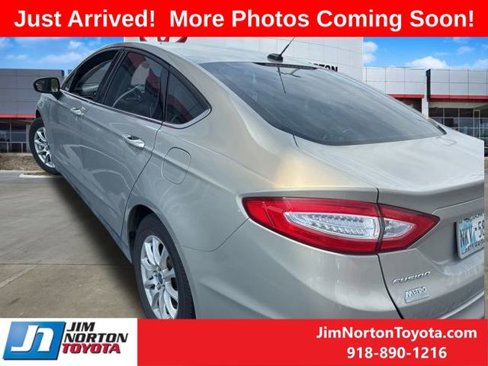 Used 2015 Ford Fusion S image 4