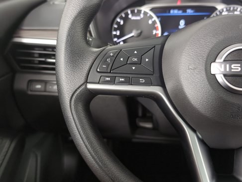 Used 2024 Nissan Altima 2.5 SV image 17