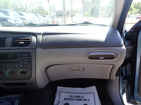 Used 2005 Ford Taurus SE image 32