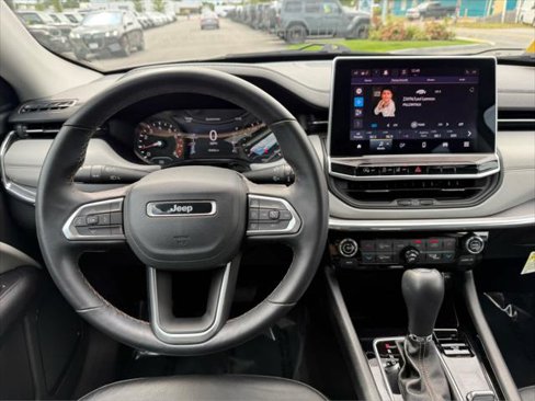 Certified 2022 Jeep Compass Limited image 14