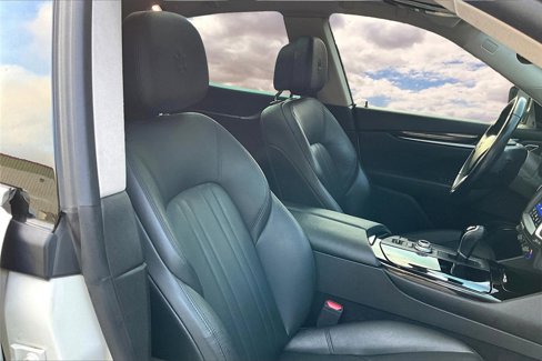 Used 2018 Maserati Levante image 29