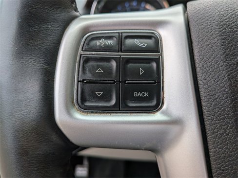 Used 2015 Chrysler Town & Country Touring-L w/ Driver Convenience Group image 17
