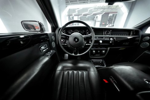 Used 2007 Rolls-Royce Phantom Sedan image 2