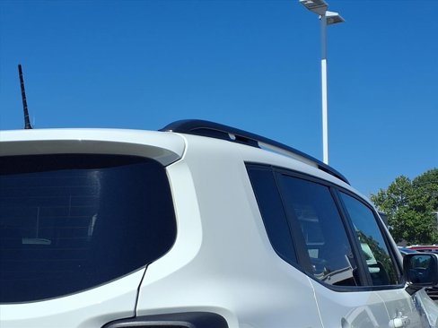 Used 2018 Jeep Renegade Latitude w/ Cold Weather Group image 25