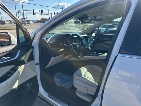 Used 2023 Buick Enclave Essence image 19