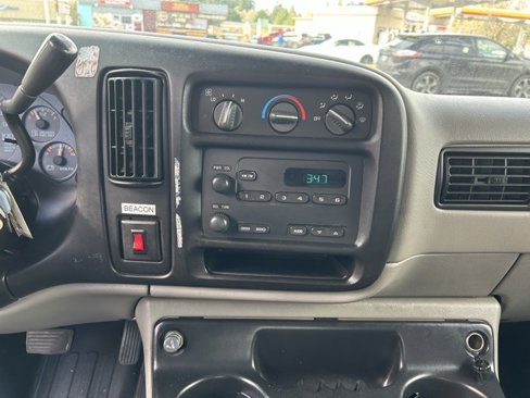 Used 2001 Chevrolet Express 3500 image 10