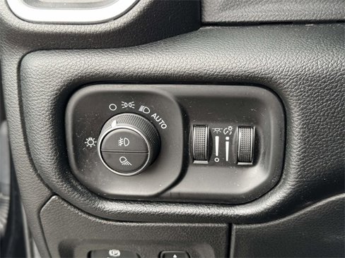 Used 2020 RAM 1500 Laramie image 8