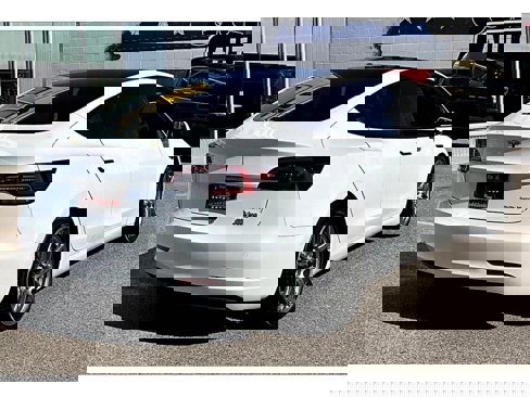 Used 2022 Tesla Model 3 Long Range image 2