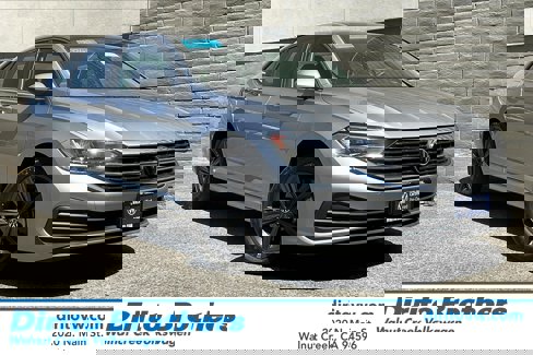 Certified 2024 Volkswagen Jetta SE w/ Panoramic Sunroof Package image 1