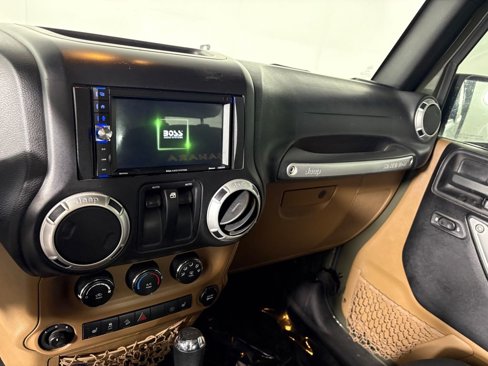 Used 2015 Jeep Wrangler Sahara w/ Connectivity Group image 14