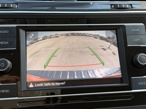 Used 2022 Volkswagen Tiguan S image 9