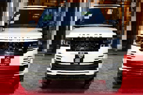 Used 2020 Land Rover Range Rover HSE image 3