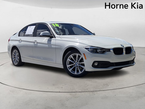 Used 2018 BMW 320i xDrive Sedan w/ Convenience Package image 2
