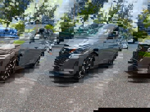 Used 2025 Nissan Sentra SV image 8