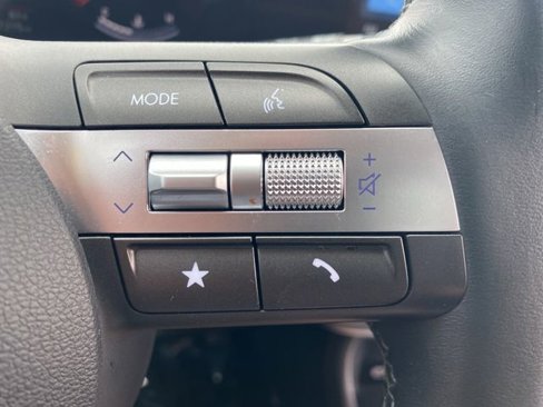 Used 2024 Hyundai Kona SEL image 30