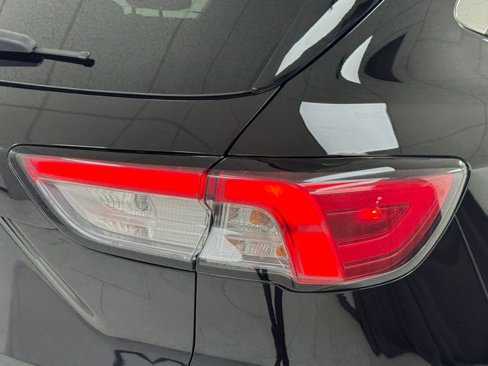 Used 2022 Ford Escape SE image 35
