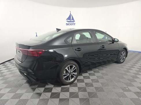 Used 2023 Kia Forte LXS image 6
