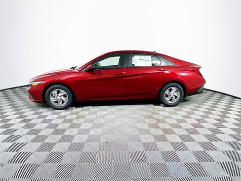 New 2025 Hyundai Elantra SE image 2