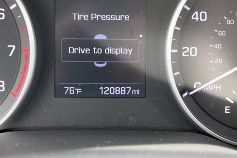 Used 2017 Hyundai Elantra Limited image 32