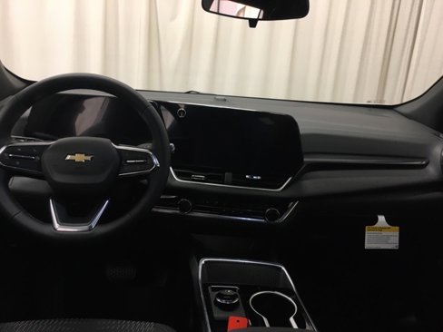 New 2026 Chevrolet Equinox LT image 18