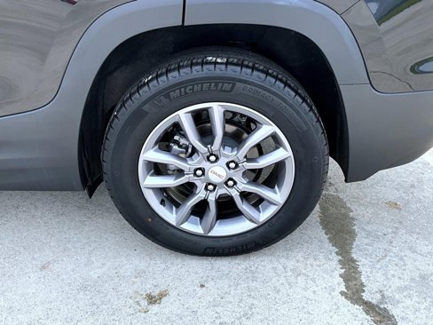 Used 2024 GMC Terrain SLT image 22