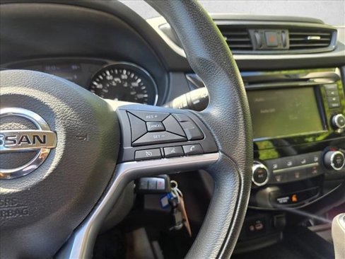 Used 2018 Nissan Rogue S image 18