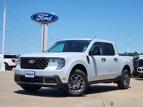 New 2025 Ford Maverick XLT image 2
