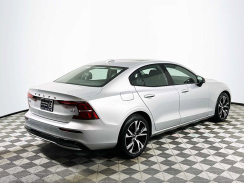 Certified 2025 Volvo S60 B5 Core image 7
