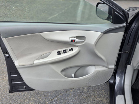 Used 2009 Toyota Corolla LE image 9