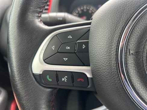 Used 2016 Jeep Renegade Trailhawk image 30