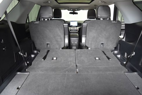 Used 2022 Ford Explorer XLT w/ Equipment Group 202A image 14