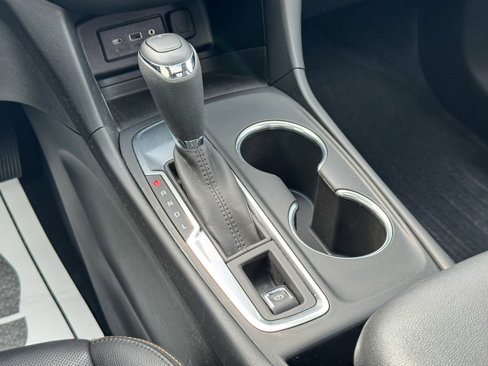 Used 2020 Chevrolet Equinox LT w/ Midnight Edition image 29