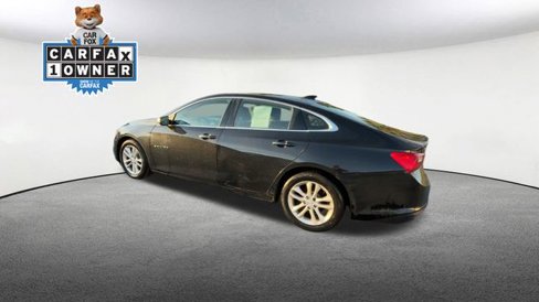 Used 2017 Chevrolet Malibu LT image 7