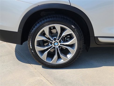 Used 2018 BMW X4 xDrive28i image 9
