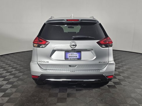 Used 2018 Nissan Rogue SV image 5