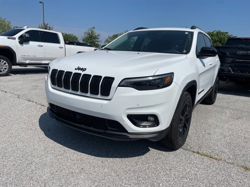 Used 2023 Jeep Cherokee Altitude Lux image 4