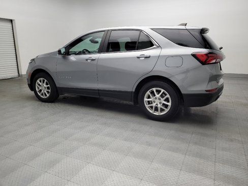 Used 2023 Chevrolet Equinox LT w/ Driver Convenience Package image 3