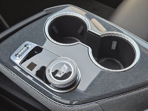 New 2025 Cadillac Optiq Luxury 1 image 21