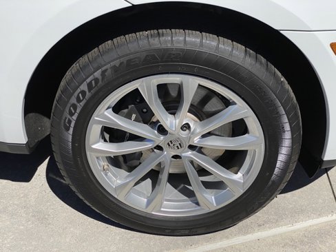 Certified 2025 Porsche Macan image 34