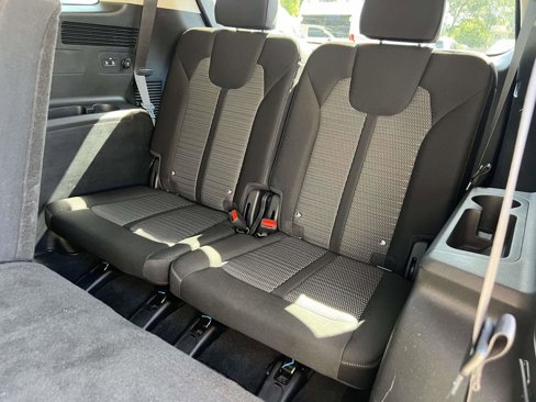 Used 2025 Kia Sorento LX image 15