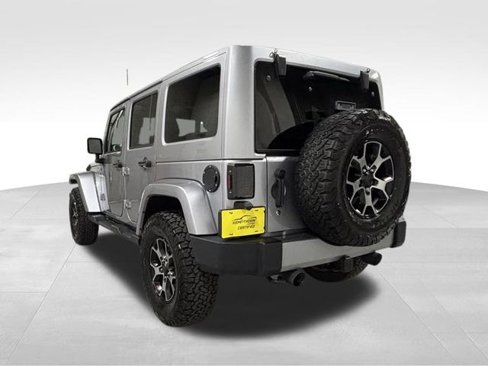 Used 2016 Jeep Wrangler Unlimited Sahara w/ Connectivity Group image 7